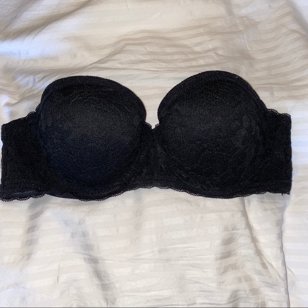 Black lace strapless bra